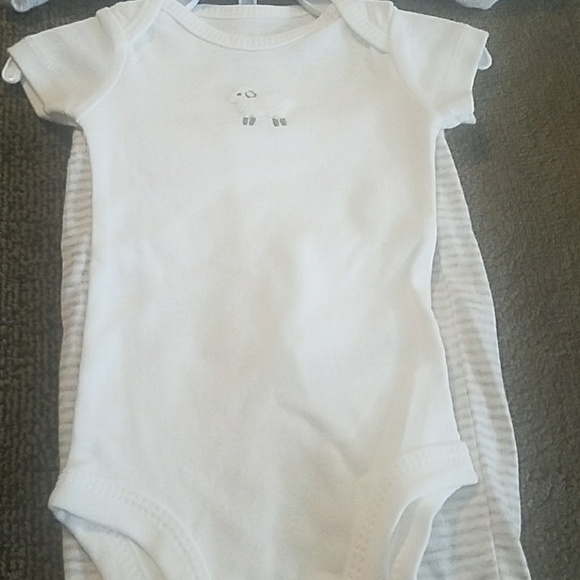 Long sleeve and short sleeve onesie with pants - Picture 3 of 5